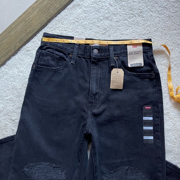 NWT Levi's High Waisted Mom Jeans Size 29/27 - Picture 9 of 12